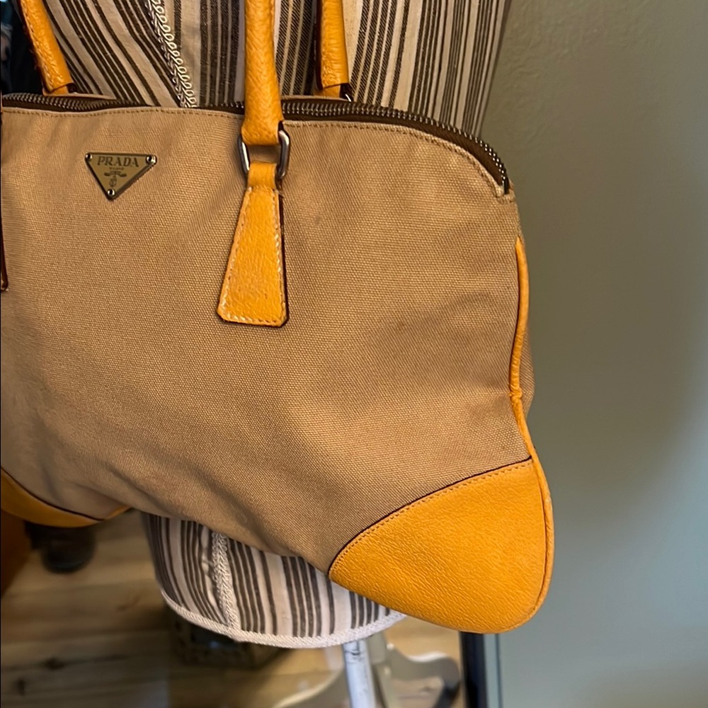 🛑 1 hour sale. Prada, Tan & brown, leather trim and corners w/ canvas, w… - Picture 5 of 16